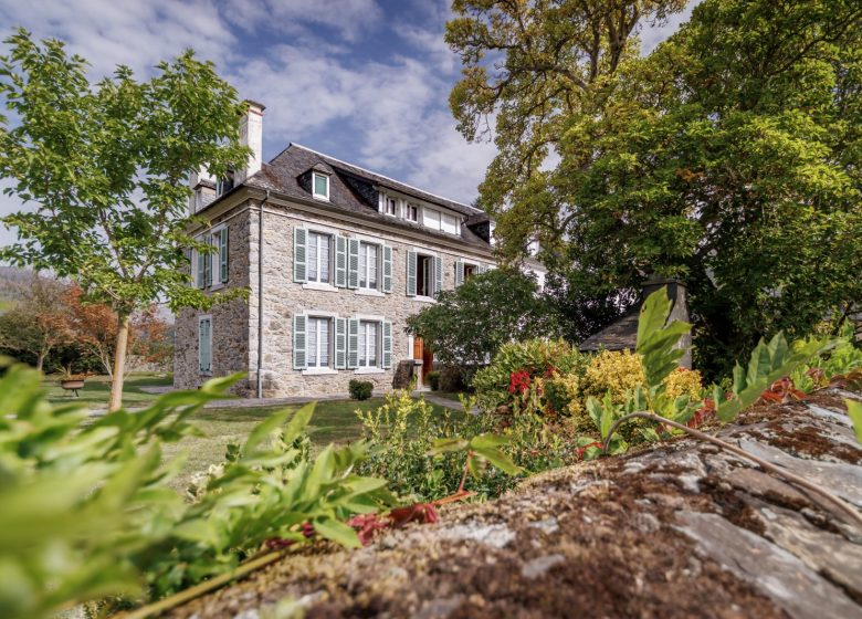 APPARTEMENT DANS MAISON