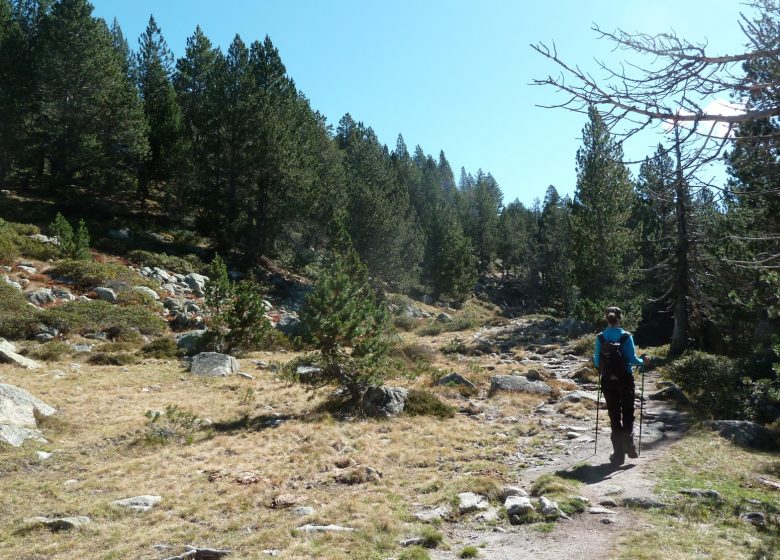 Le vallon et le refuge d’Aygues-Cluses