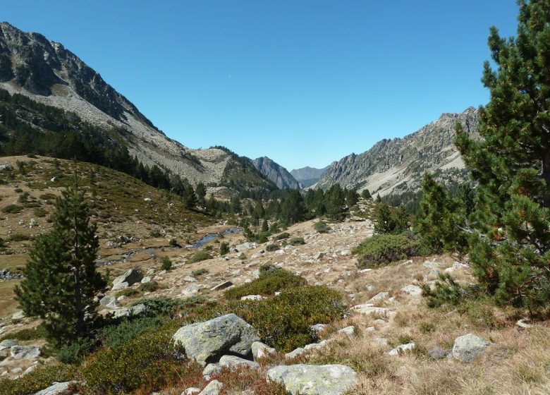 Le vallon et le refuge d’Aygues-Cluses