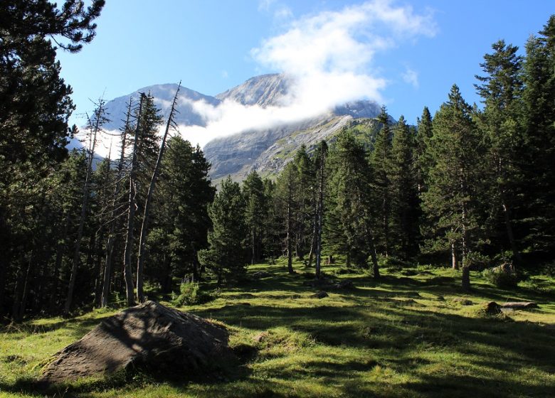 Le cirque de Gavarnie par la corniche des Espugues