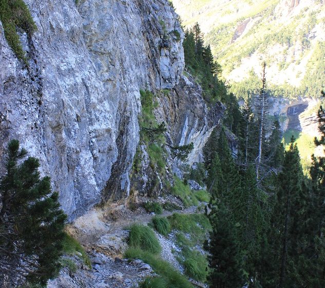 Le cirque de Gavarnie par la corniche des Espugues