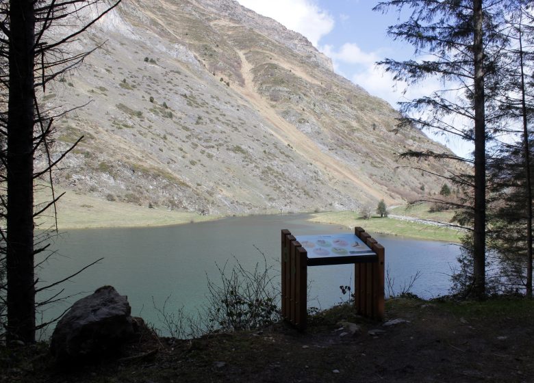 Le tour du lac d&rsquo;Estaing