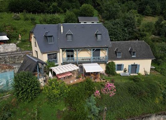 CHAMBRES D&rsquo;HÔTES – MAISON LAS VIGNES