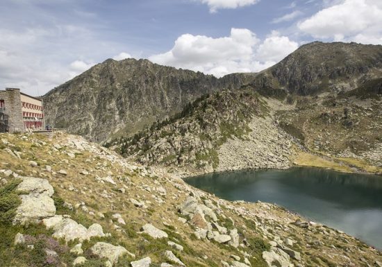 Refuge de la Glère et lac Det Mail