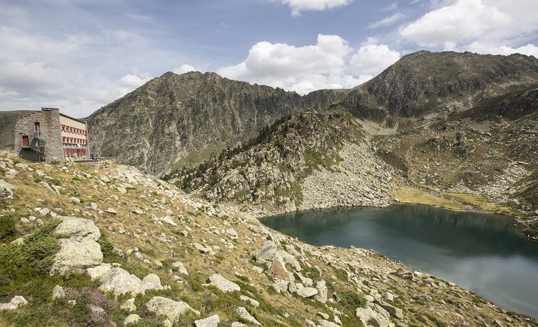 Refuge de la Glère et lac Det Mail